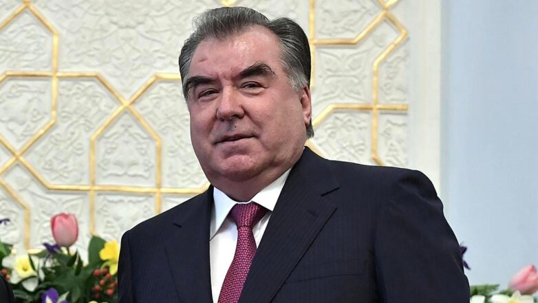 Путин пригласил президента Таджикистана на празднование Дня Победы