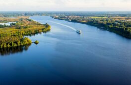 В Нижнем Новгороде на воду спустили 130-метровый круизный лайнер проекта "Карелия"