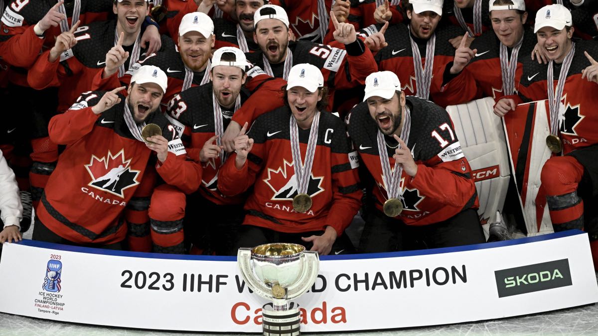 Сборная Канады победила команду Германии и в 28-й раз стала чемпионом мира по хоккею