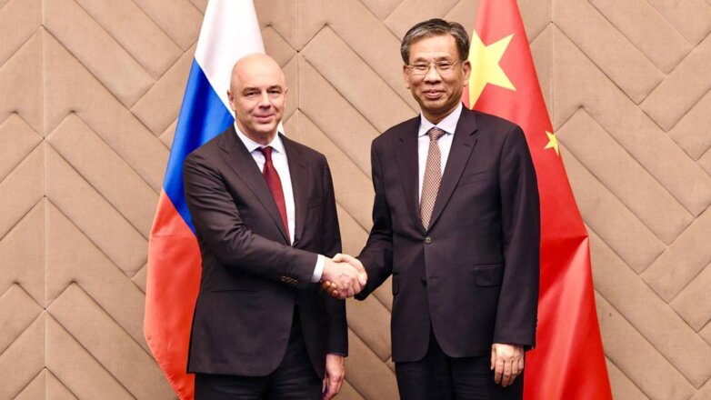 Силуанов обсудил с министром финансов Китая сотрудничество РФ и КНР