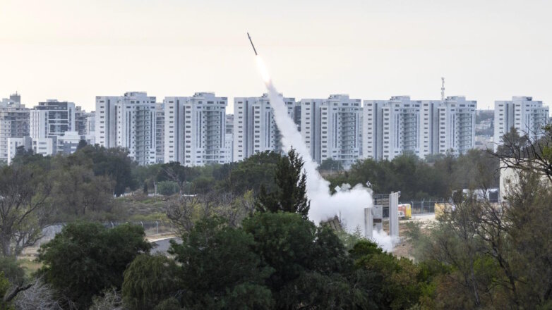 Запуск ракеты тактической системы ПРО Железный купол