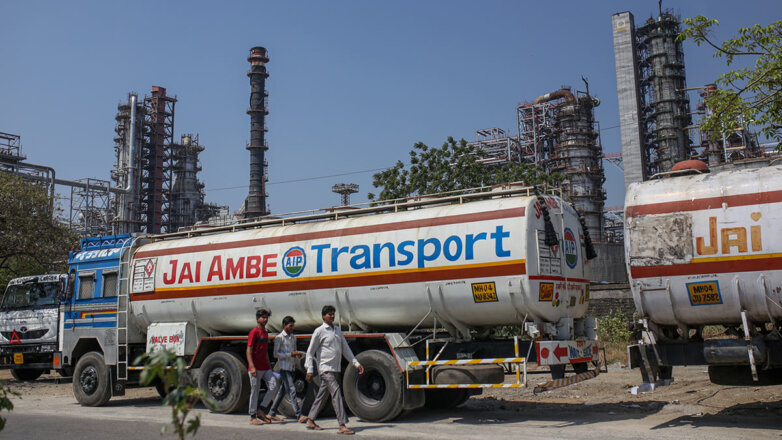 Нефтеперерабатывающий завод в Индии