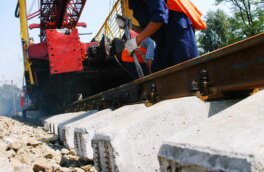 Железнодорожное сообщение между РФ и Абхазией приостановили из-за повреждения путей