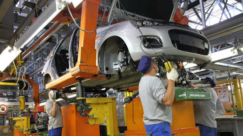 АвтоВАЗ нарастит объем производства самых бюджетных модификаций Lada