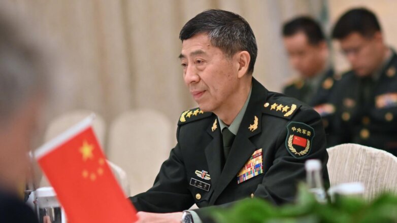 1335226 Министр обороны Китая Ли Шанфу