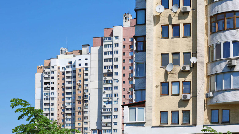 Более двух тысяч петербургских семей купят жилье благодаря социальным выплатам