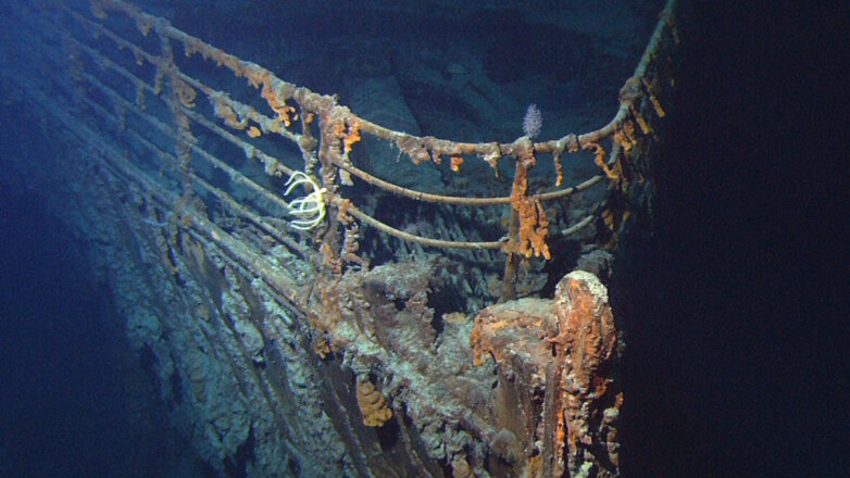СМИ: в Атлантическом океане пропал аппарат для доставки туристов к "Титанику"