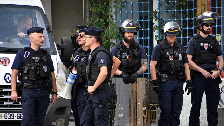 Figaro: во Франции в ходе беспорядков задержали больше 400 человек