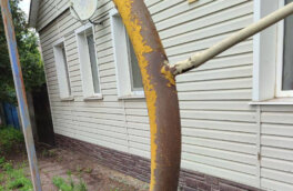 Беспилотник сбросил взрывное устройство на жилой дом в Белгородской области