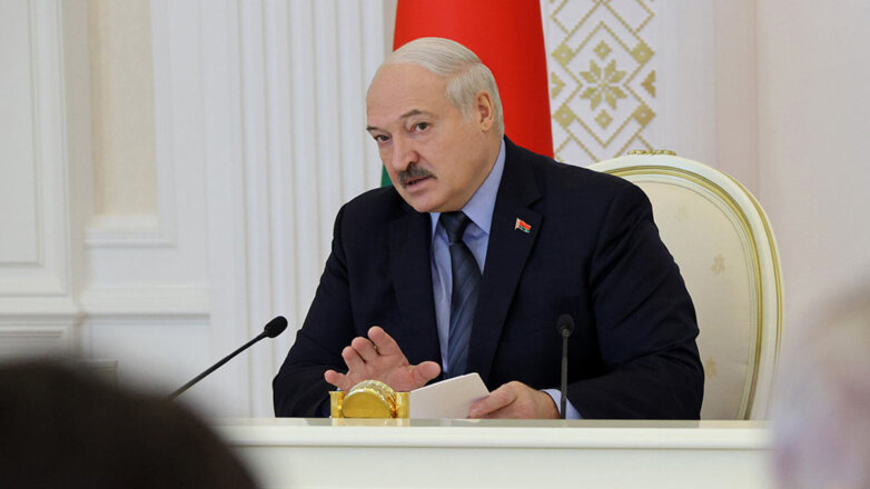 Лукашенко заявил, что предложил Путину не торопиться с жесткими решениями по ЧВК "Вагнер"