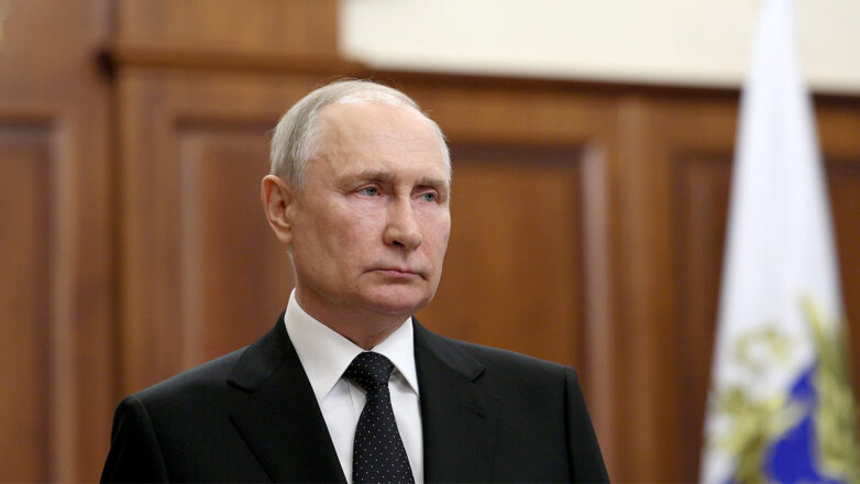 Президент России Владимир Путин во время обращения к гражданам РФ