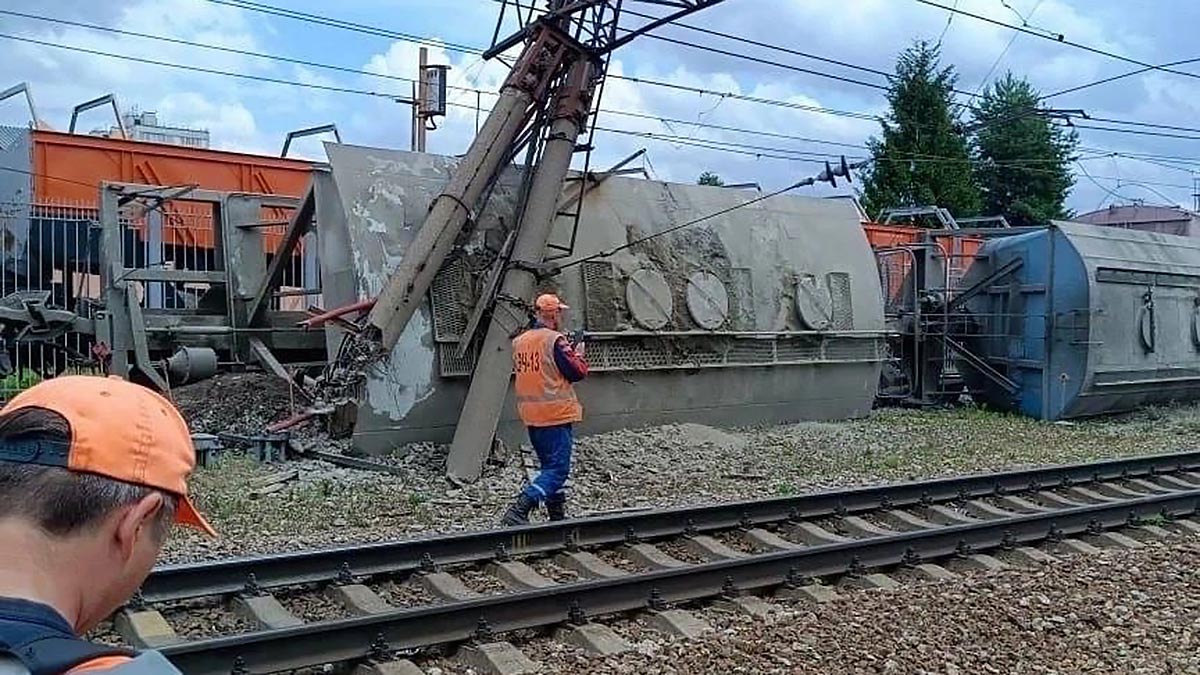 В Москве из-за схода грузовых вагонов приостановлено движение поездов и аэроэкспрессов