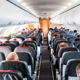Стюардесса рассказала об опасности для пассажиров самолетов, которая хуже аварийной посадки