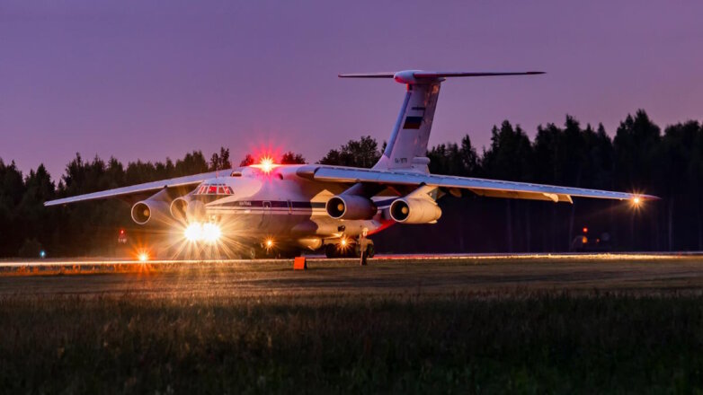 МЧС: при атаке БПЛА на аэропорт Пскова загорелись самолеты Ил-76