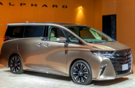 Новый Toyota Alphard получит "близнеца" под брендом Crown