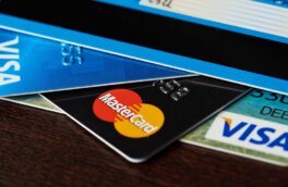 У части карт Visa и Mastercard в России истекли сертификаты безопасности