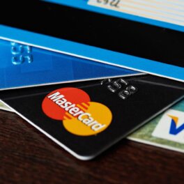 У части карт Visa и Mastercard в России истекли сертификаты безопасности