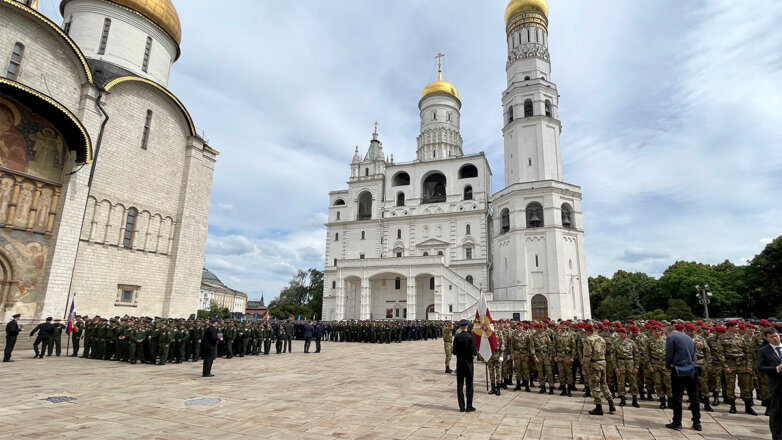 Путин заявил, что военнослужащие фактически остановили гражданскую войну в России