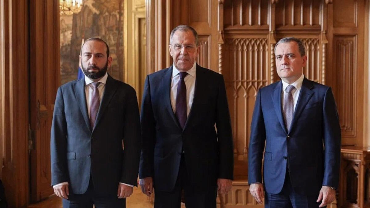 Лавров сообщил о планах провести саммит лидеров России, Армении и Азербайджана
