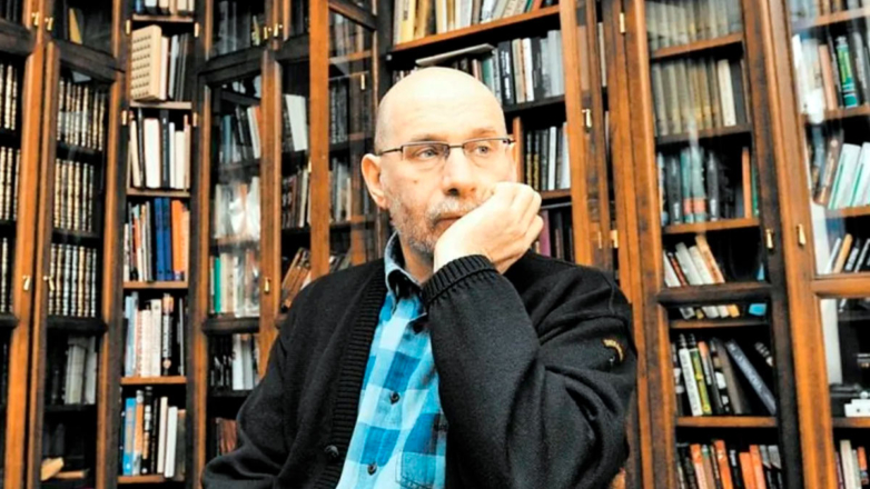 Писателя Бориса Акунина объявили в розыск
