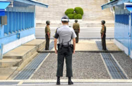 Сеул возобновил пропагандистское вещание в КНДР в ответ на "мусорные атаки"