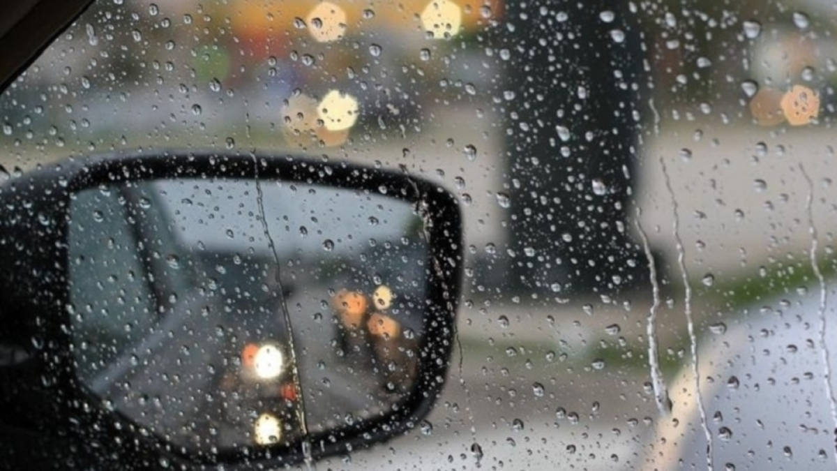 Москвичей предупредили о затруднении движения на дорогах из-за сильного дождя