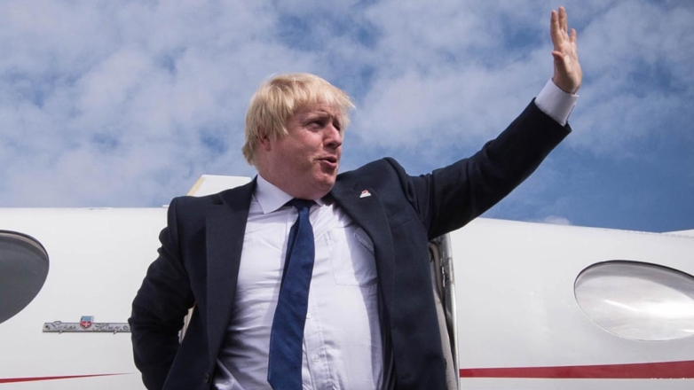 Британский экс-премьер раскрасил свой самолет на 800 тысяч фунтов