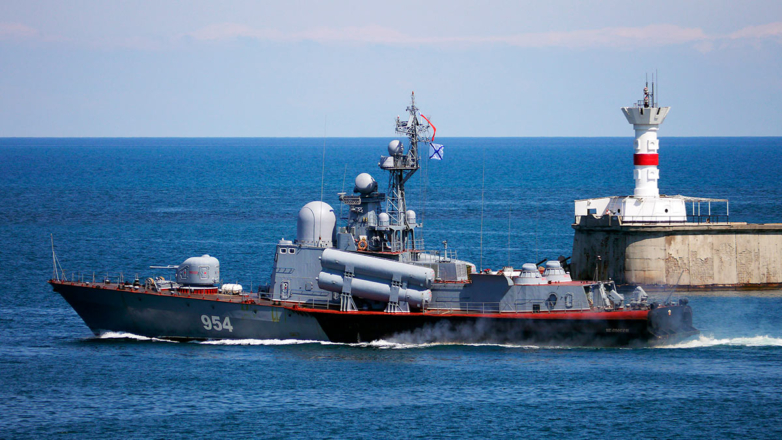Минобороны России провело учения по изоляции района Черного моря
