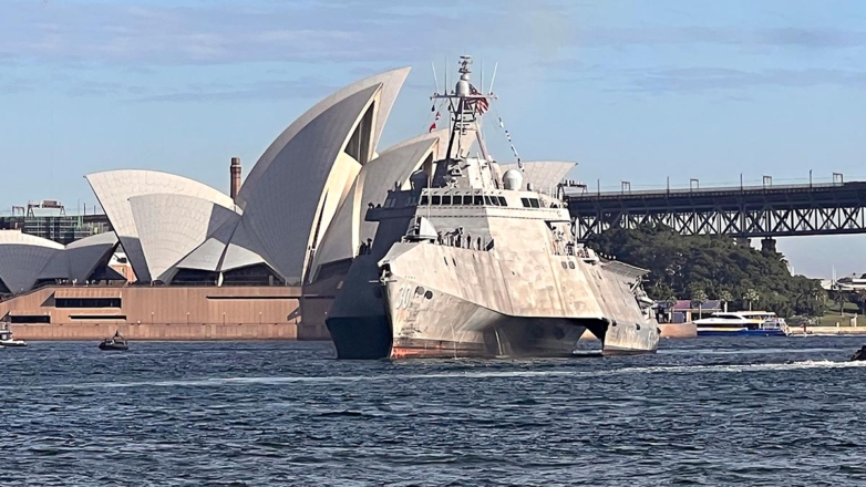 Американский крейсер USS Canberra пополнил ВМС Австралии