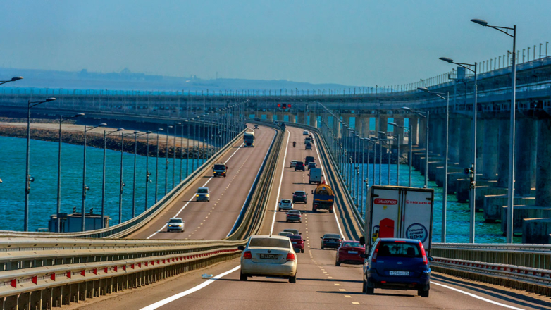 Аксёнов пообещал восстановить автомобильное движение на Крымском мосту в кратчайшие сроки