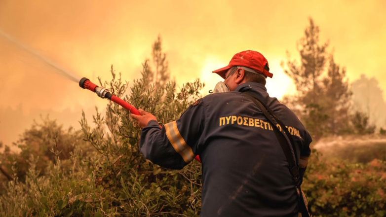 Пожары вспыхнули еще на двух греческих островах