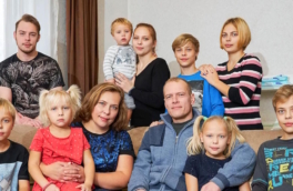 Путин призвал улучшить условия жизни многодетных семей