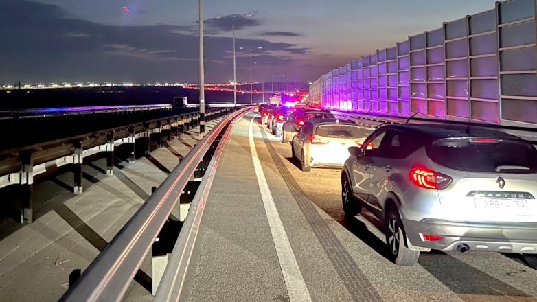 Очередь для проезда по Крымскому мосту со стороны Кубани увеличилась до 500 машин
