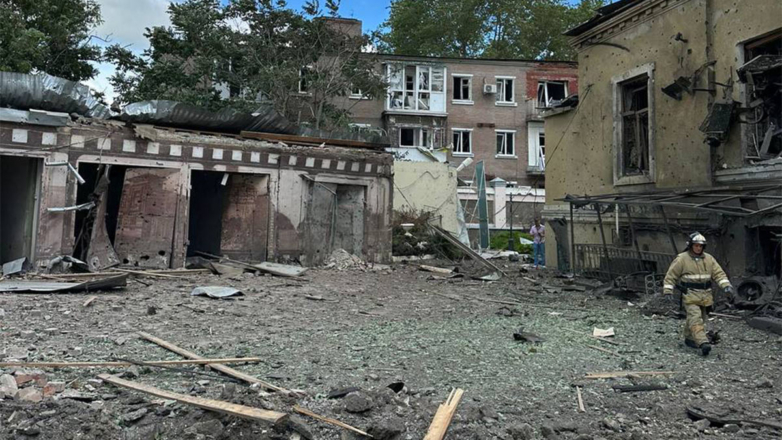 Власти пообещали помощь в восстановлении пострадавших при обстреле Таганрога домов