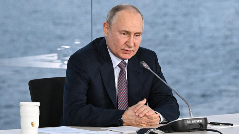 Президент РФ Владимир Путин во время рабочей поездки в Мурманскую область