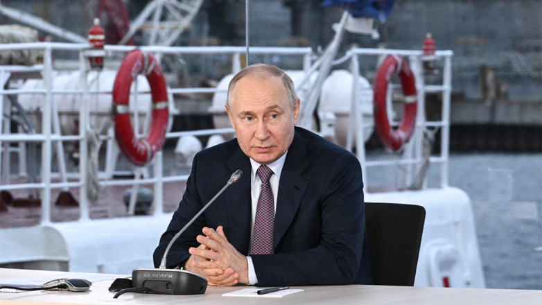 Президент РФ Владимир Путин во время рабочей поездки в Мурманскую область