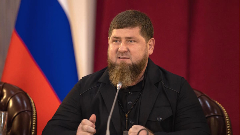 Кадыров поручил установить личности напавших на Милашину и Немова