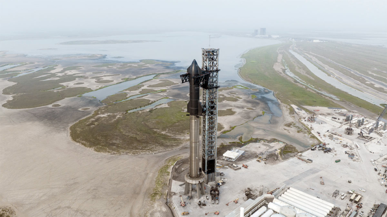 Запуск ракеты SpaceX с новой партией интернет-спутников отменили перед стартом