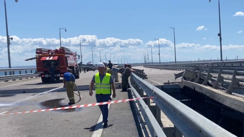 Хуснуллин: один пролет на Крымском мосту разрушен