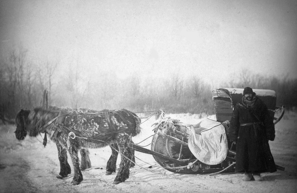Сибирские почтовые сани холодным утром, с Джорджем Кеннаном