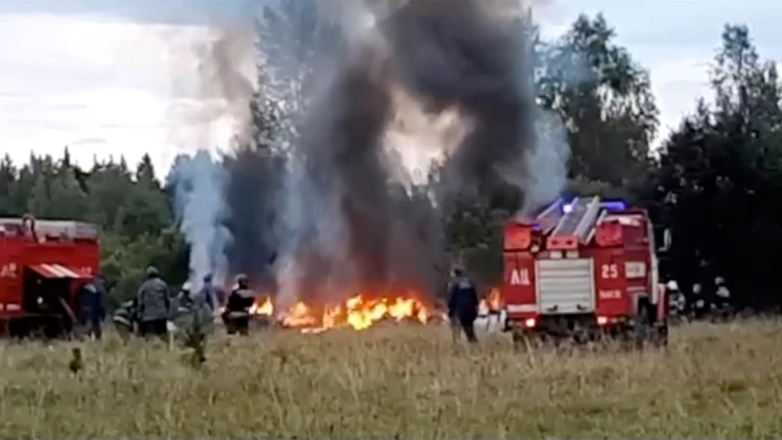 РИА Новости: тела восьми погибших обнаружены на месте падения самолета под Тверью