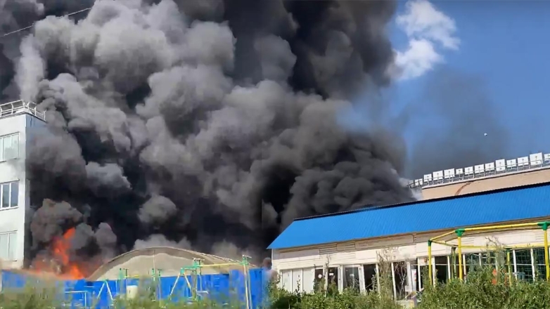 В Дмитрове тушат пожар площадью 1000 квадратных метров