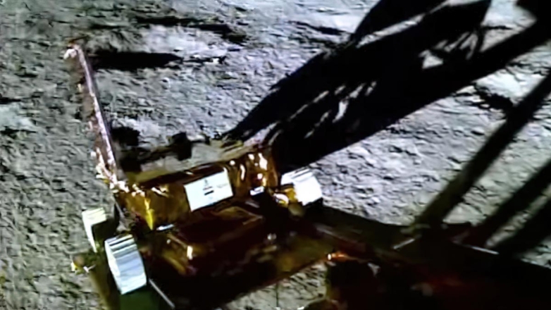Миссия "Чандраян-3" нашла на южном полюсе Луны серу