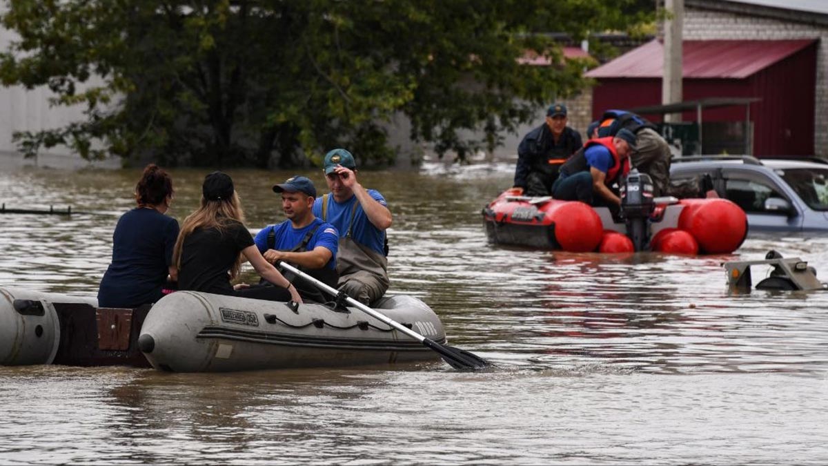 Спасатели в Приморье за время наводнения эвакуировали более 7 тысяч человек