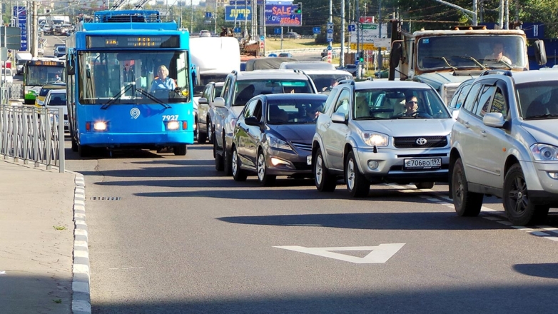В 5 округах Москвы появятся новые выделенные полосы для городского транспорта