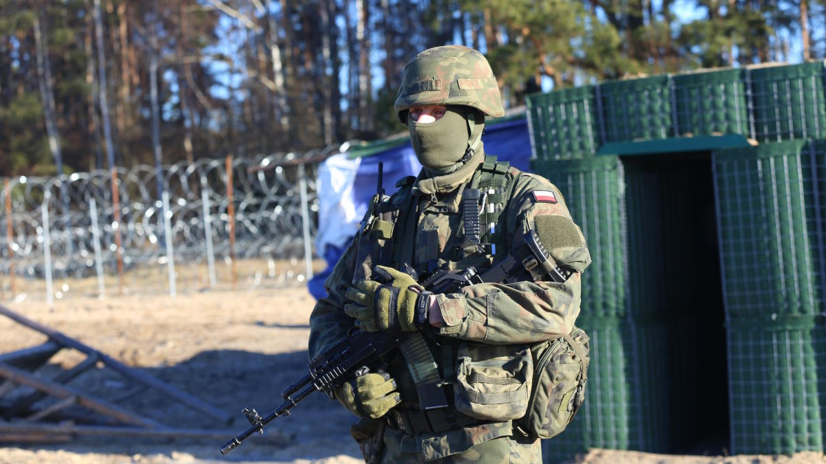 Польша планирует дополнительно разместить тысячу солдат на границе с Белоруссией