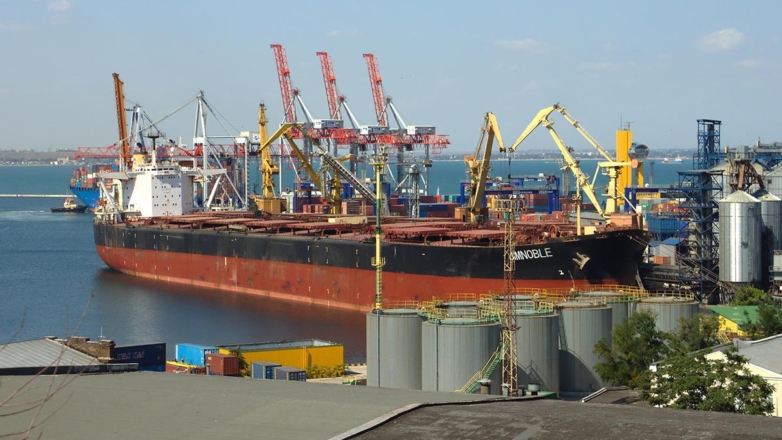 Украина открыла регистрацию судов для прохода по временным коридорам в Черном море