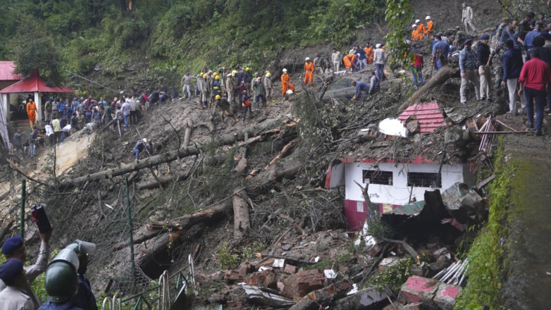 Жертвами оползней в Гималаях стали 57 человек