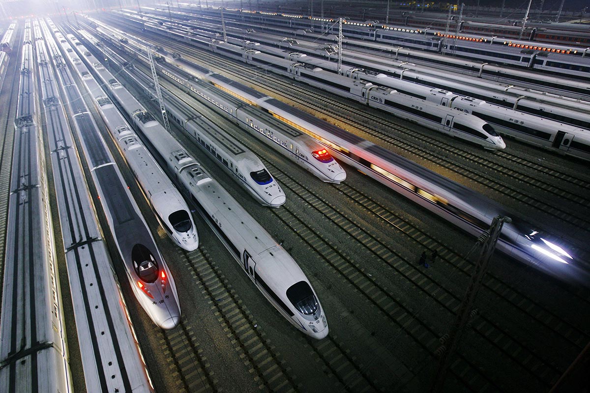 Китайская высокоскоростная железная дорога.