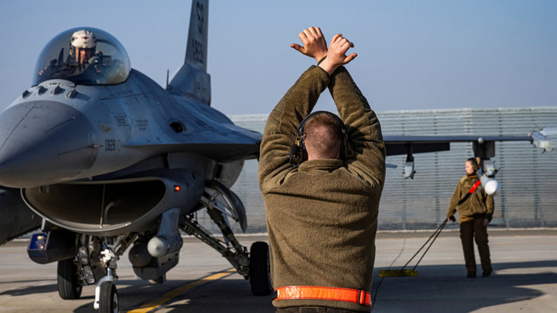 Много шума, мало пользы: какие проблемы возникнут у Украины с истребителями F-16